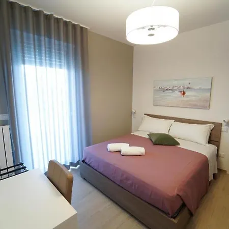 Wojtyla Airport בארי